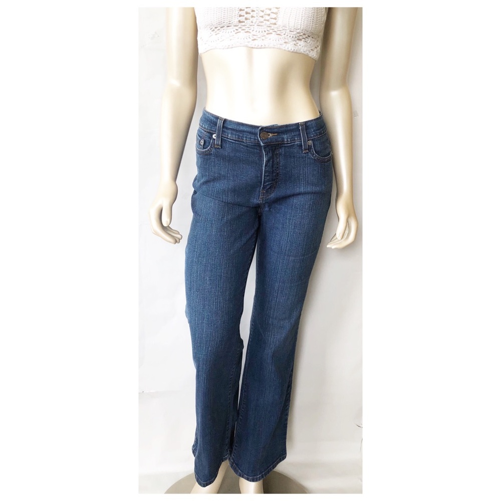 Levi’s 512 ♥️ Perfectly Slimming Boot Cut Jeans